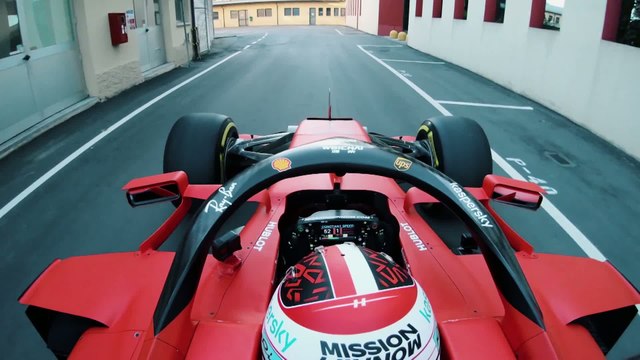F1 - Scuderia Ferrari : la balade de Charles Leclerc dans les rues de Maranello