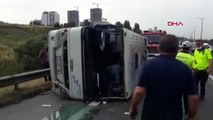 TEM Otoyolu Hadımköy mevkiinde kaza yapan minibüs devrildi