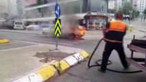 Alev alev yanan aracı belediye temizlik ekipleri söndürdü