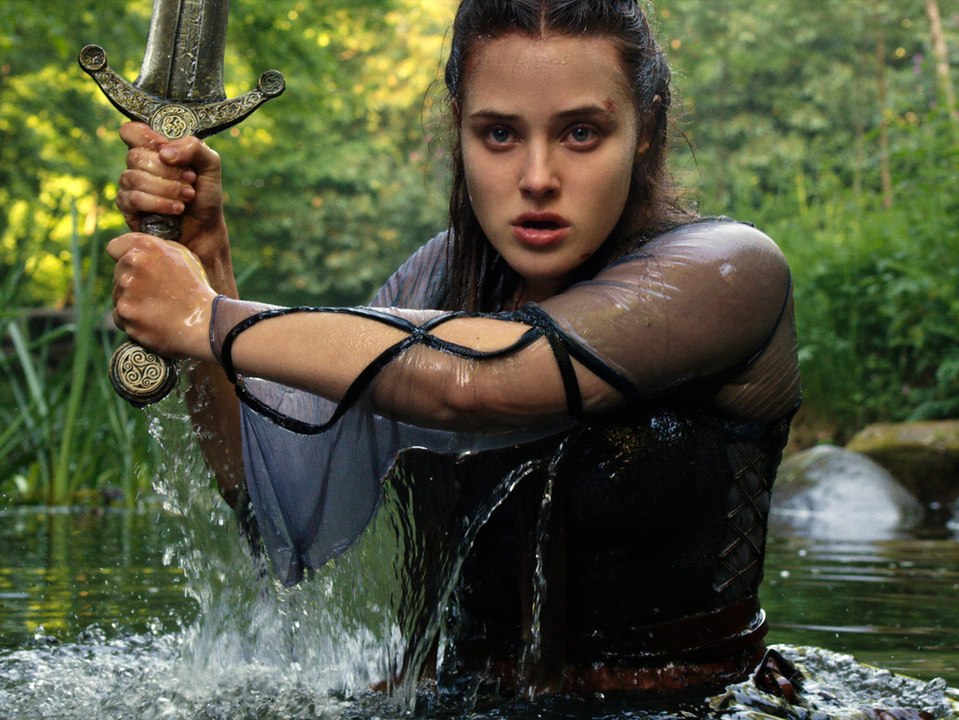 "Cursed - Die Auserwählte": Teaser zur packenden König-Artus-Serie