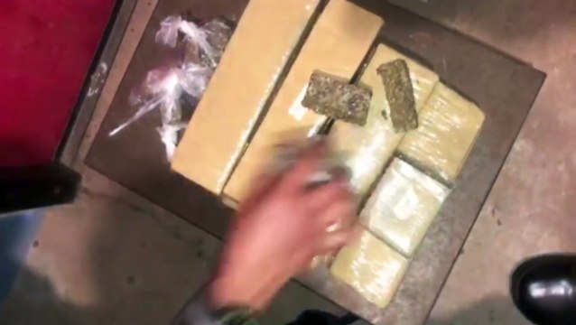 PF e Choque prendem mulher e apreendem maconha no Cascavel Velho