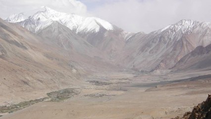 Tải video: Indian fighter jets and helicopters seen flying in Ladakh