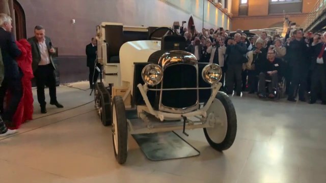 Une réplique de l’autochenille de Citroën, le Scarabée d’Or, reconstruite par des étudiants
