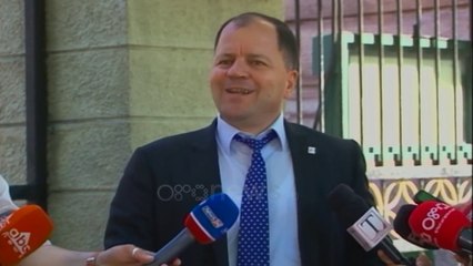 Ora News - Lefter Maliqi: Do ta zhvesh Ramën lakuriq, dhelprën me dy koka do e shohësh shumë shpejt