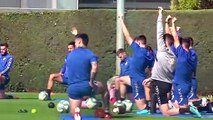 Entrenamiento de los jugadores de Osasuna antes de jugar ante el Valencia en Mestalla