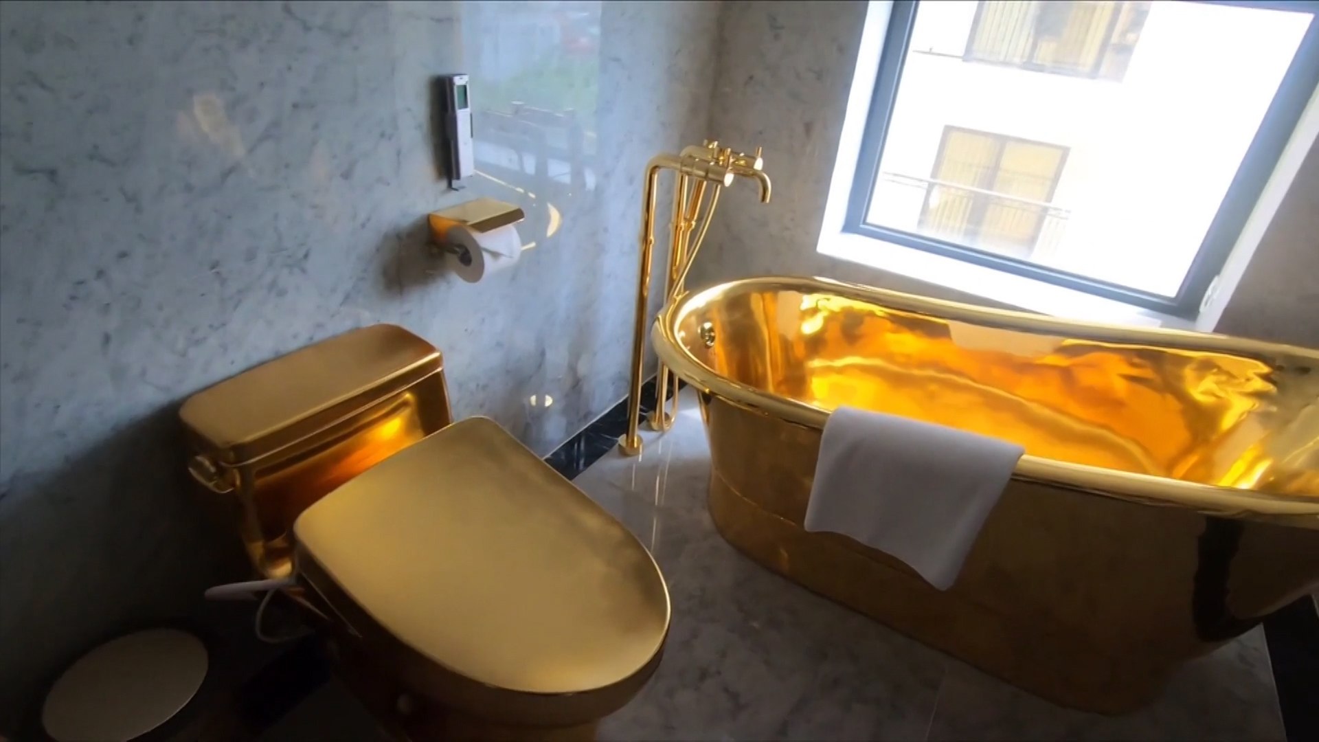 Vietnam boasts 'world's first gold-plated' hotel - video Dailymotion