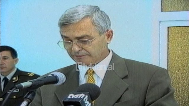 Presidenti Mejdani ne Akademine e Mbrojtjes (16 Qershor 2000)
