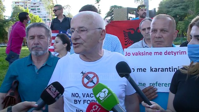 Protestë kundër vaksinës/ Marshimi në Tiranës i aktivistëve që janë kundër masave anti-covid