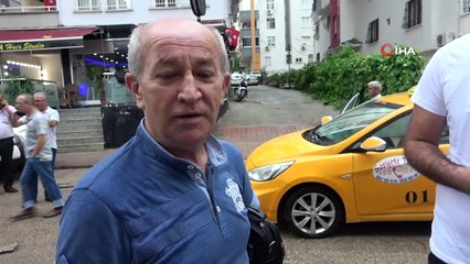 Sel asfaltı, rüzgar ağaçları söktü...Araçlar sular altında kaldı