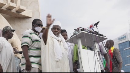 Mali protests: Opposition groups call for president to resign