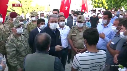 Bakan Akar: Teröristlerin inlerini yıkmaya devam ediyoruz