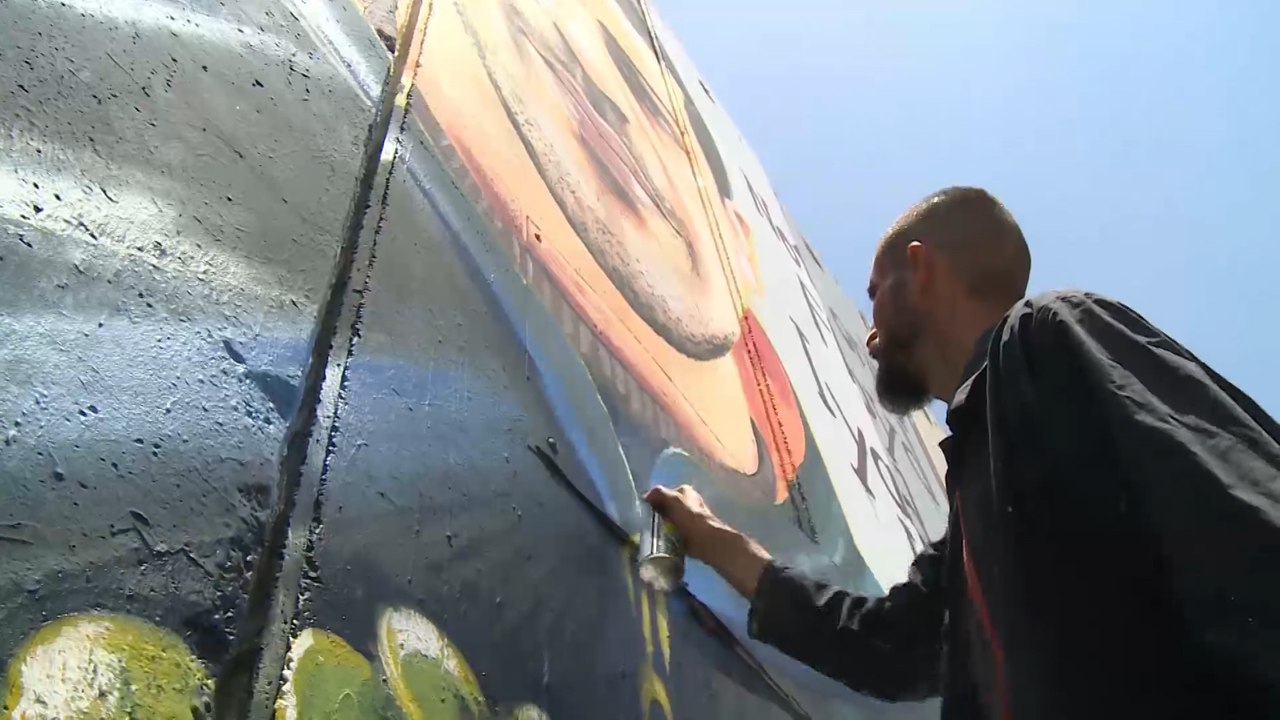 "ليس فلويد فقط.. إياد الحلاق أيضا".. عمل فني فلسطيني يتضامن مع ضحايا العنصرية