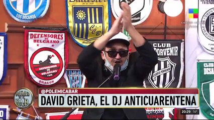 David Grieta, el DJ anticuarentena, musicaliza la mesa de Polémica en el bar