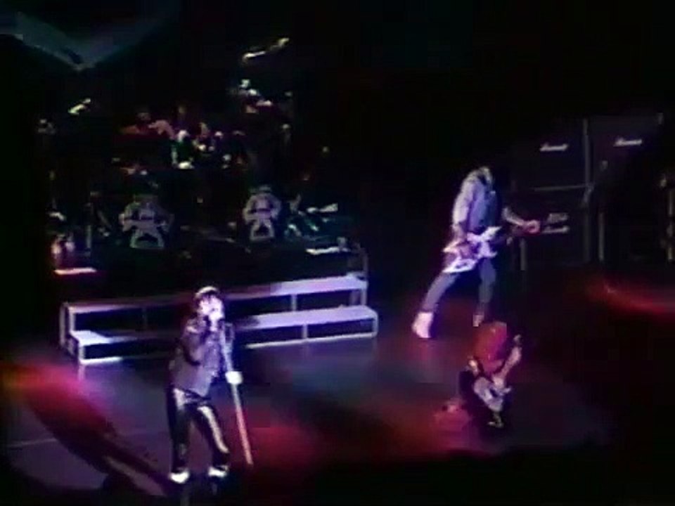5L.A. Guns - Hollywood tease (Live in Tokyo)
