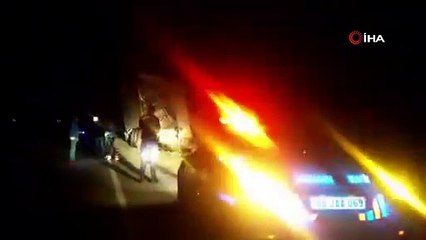 YAĞIŞLI HAVANIN DA ETKİSİYLE KAMYON DEVRİLDİ