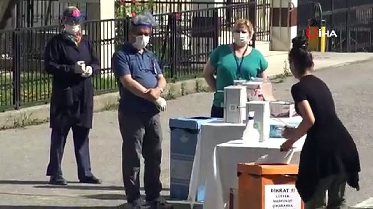 Bursa’da korona virüsü gölgesinde 50 bine yakın öğrenci LGS’de ter döktü