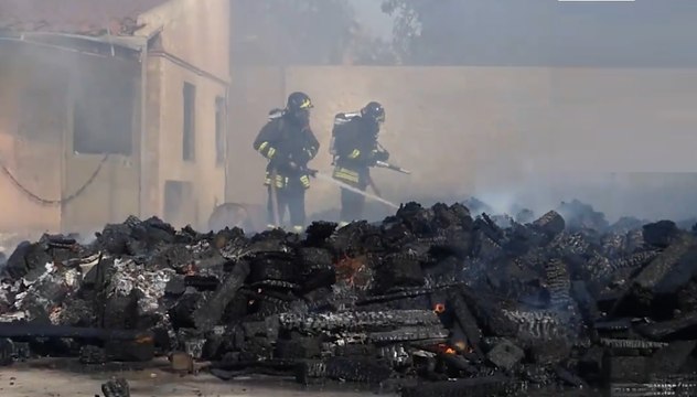 Ragusa, rogo in una ditta di autotrasporti (20.06.20)
