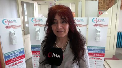 Meslek lisesinin ürettiği 'el dezenfektan standı'na büyük rağbet