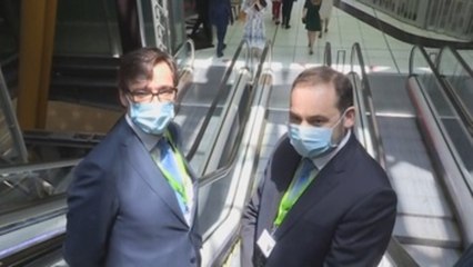 Ministros de Sanidad y Transportes supervisan medidas de seguridad en el Aeropuerto de Barajas