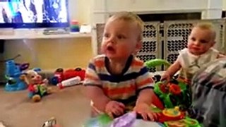 Best_Videos_Of_Funny_Twin_Babies_Compilation_-_Twins_Baby_Video(144p)
