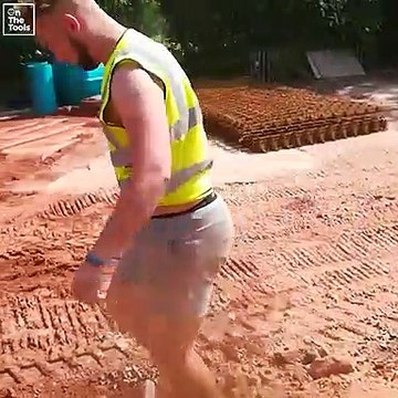 La blague qu'ils font à leur pote ouvrier est tellement drôle