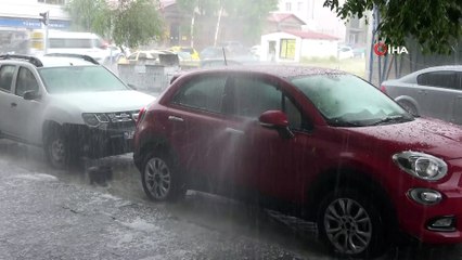 Ardahan'da şiddetli dolu ve yağmur etkili oldu