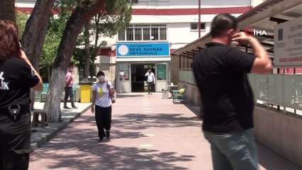 LGS sınavı sonrası okul megafonlarından yapılan ‘dışarıda gazeteciler var, dikkat’ anonsu