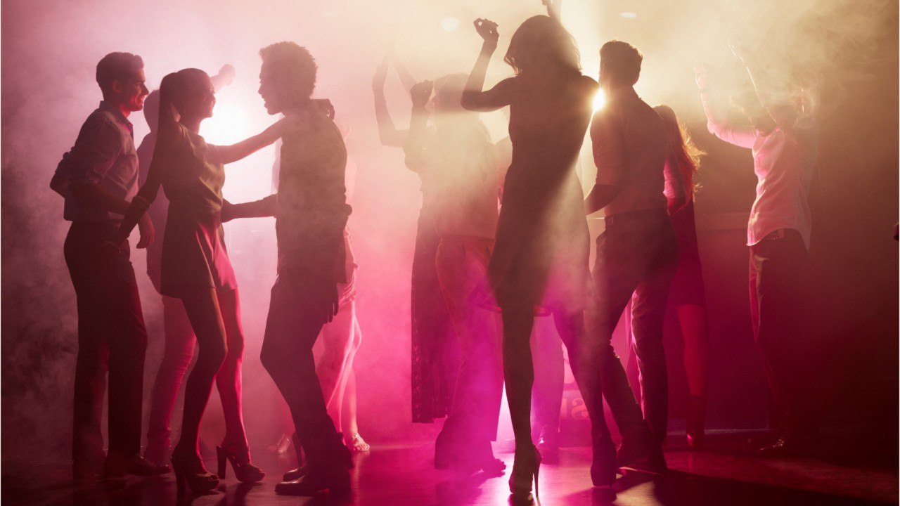 As Britain Struggles With Pandemic, Illegal Raves Are Picking Up Steam