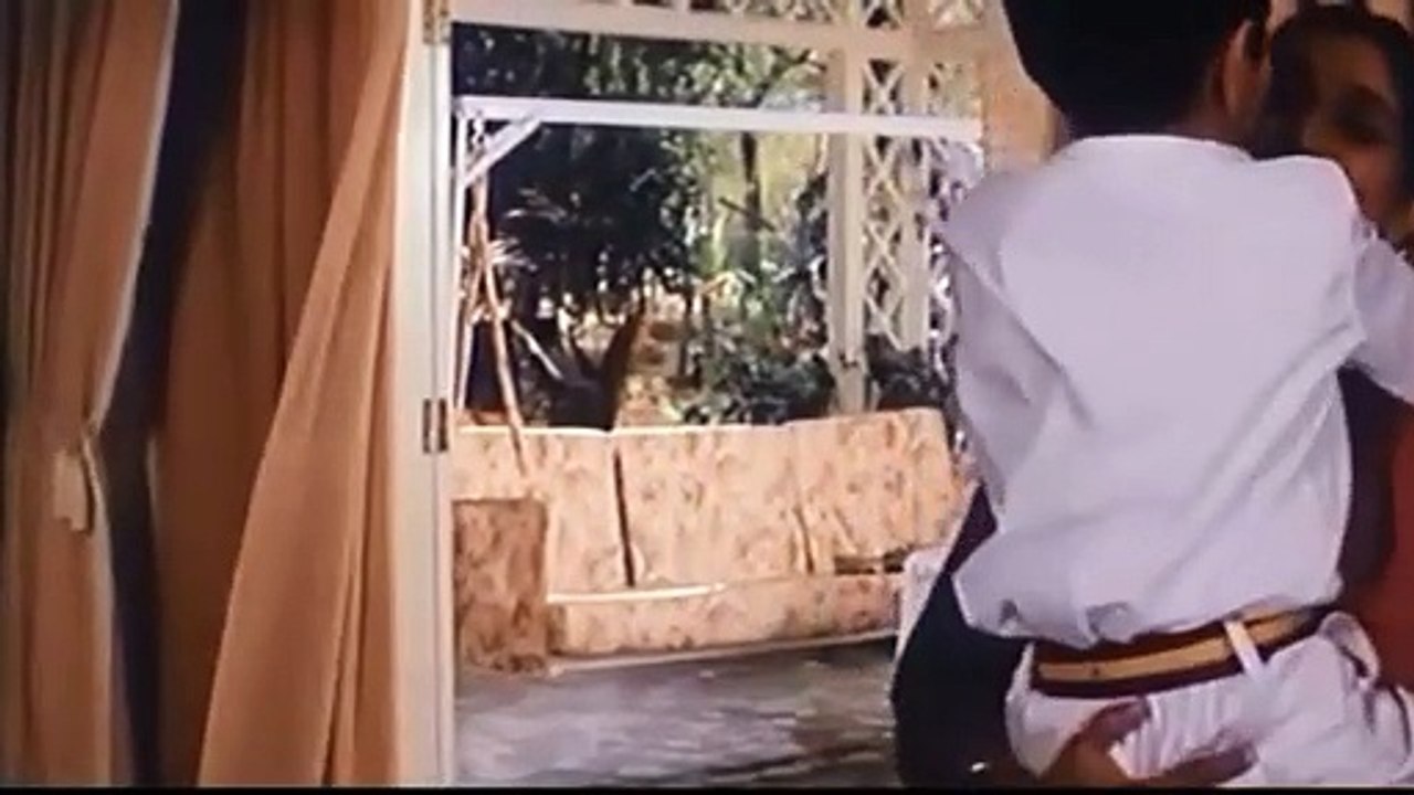Pyara Sa Gaon... — Lata Mangeshkar | Manoj Bajpai, Karisma Kapoor, Rekha | From "Zubeidaa" (Film 2001) | Hindi / Movie / Edition Prestige / Bollywood / Songs / Magic / Indian Collection / भाषा: हिंदी | बॉलीवुड की सबसे अच्छी