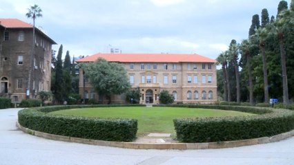 الجامعة الأميركية في بيروت تسرح المئات من موظفيها