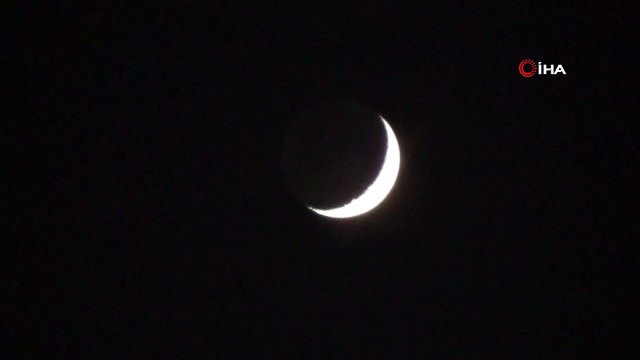 İnegöl'de hilal görenleri kendine hayran bıraktı