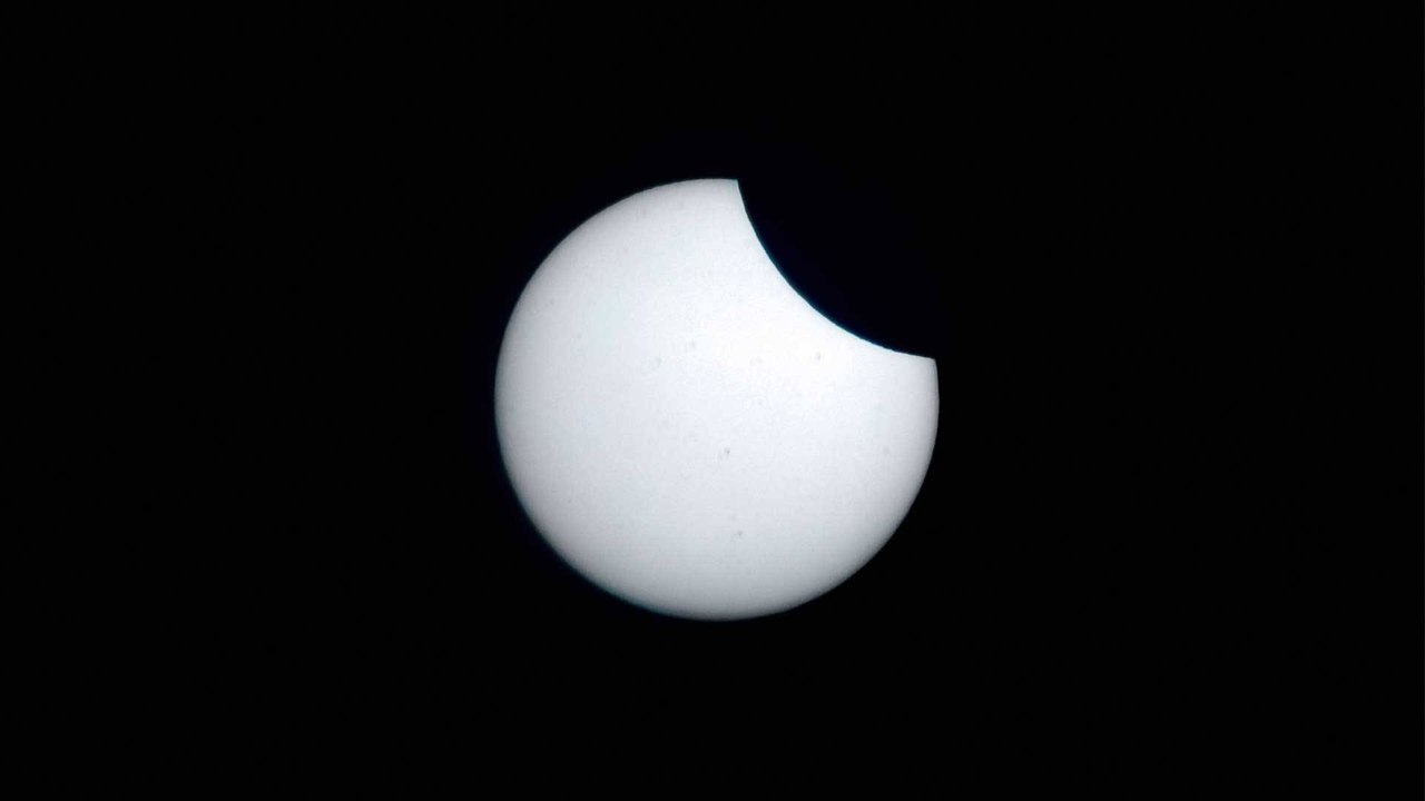What difference Solar Eclipse makes in position of moon?