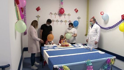 Yapışık ikizler Derman ve Yiğit ikinci yaş günlerini ayrı kutladı