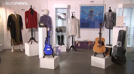 Kurt Cobain's iconic guitar sells for €5.4 million in California auction