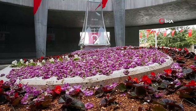 Türk siyasetinin babası, Babalar Günü’nde yalnız kaldı