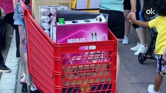 Compradores y turistas franceses vuelven a La Jonquera