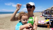Me frikë në plazh/ Pushime me distancim fizik në bregdetin e Durrësit