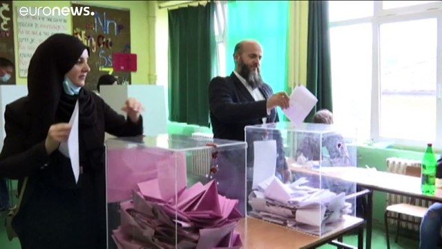 Σερβία: Θρίαμβος με 61% για το κόμμα του προέδρου Βούτσιτς (exit poll)