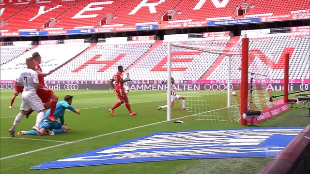 Lewandowski's record-breaking brace buries Freiburg's European hopes