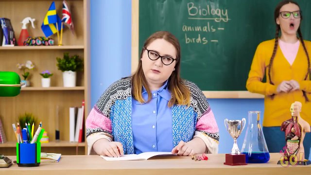 CLOTHING HACKS TO UPGRADE YOUR WARDROBE Clever DIY Clothes Fixes And Folding Ideas by 123 GO!