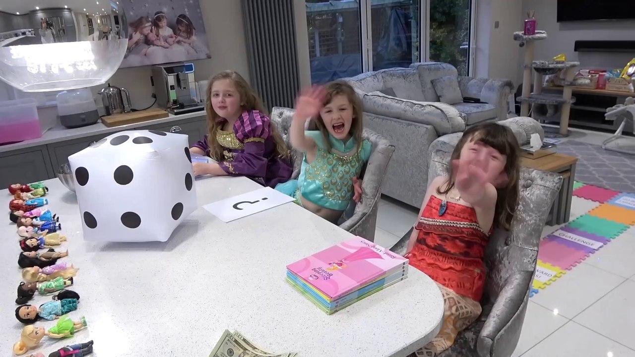 Sophia, Isabella e Alice  Disney Princesas o Jogo com Moana Rapunzel & Jasmine