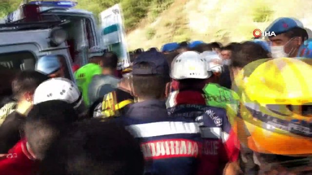 Selde kaybolan 4 kişiden 3'nün cesedi bulundu. Kaybolan 1 kişiyi arama çalışmaları devam ediyor