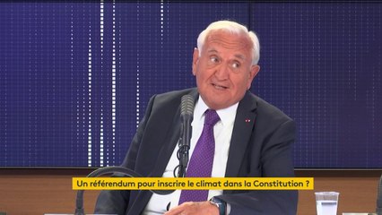 Un futur référendum sur le climat ? "Je suis assez réservé sur les référendums, je pense qu'il faut faire très attention", estime l'ancien Premier ministre Jean-Pierre Raffarin