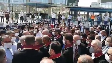 Ankara'ya ulaşan baro başkalarının şehre girişi polis tarafından engellendi