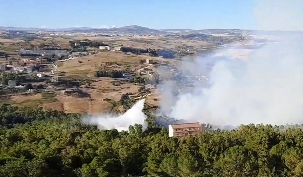 Agrigento - Incendio boschivo in zona Rupe Atenea (22.06.20)