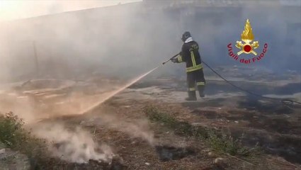 Firefighters battle wildfire in Italy