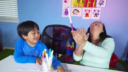 Ryan coloring and 3 Marker Challenge with Mommy!!