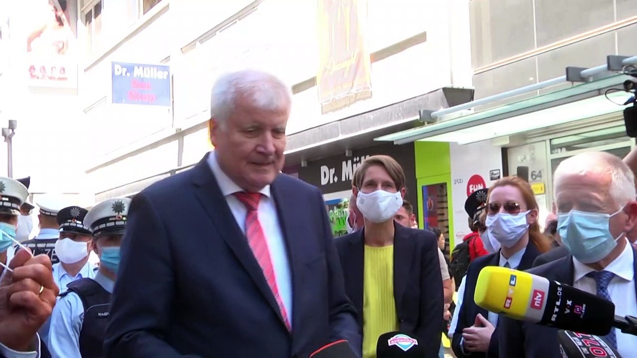 Seehofer zu Stuttgart: 'Alarmzeichen für den Rechtsstaat'