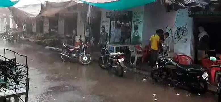 मानसून की दस्तक से पहले यहां हुई झमाझम