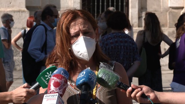 Universidad de Sevilla protesta contra gestión de las clases